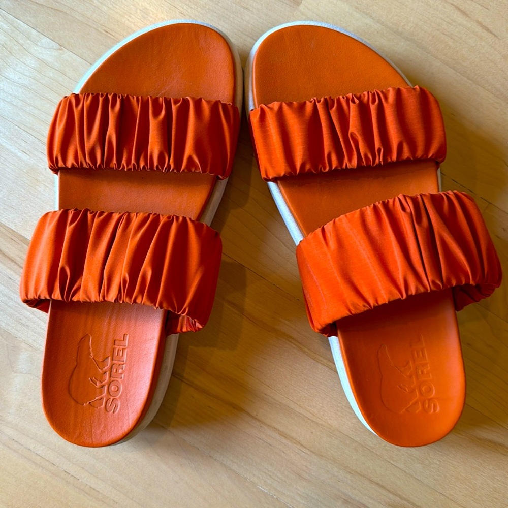 Orange Sorel Roaming Sandals, Size 7 - Picture 2 of 9